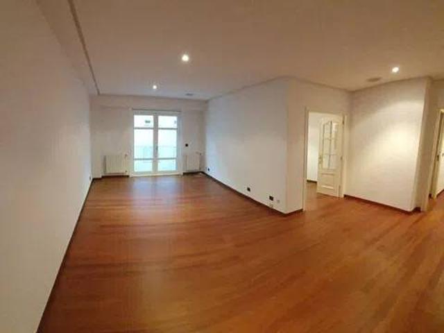 Piso en Alquiler en Ourense