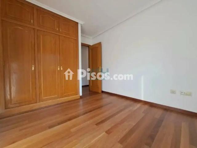 Piso en alquiler en Ourense Capital