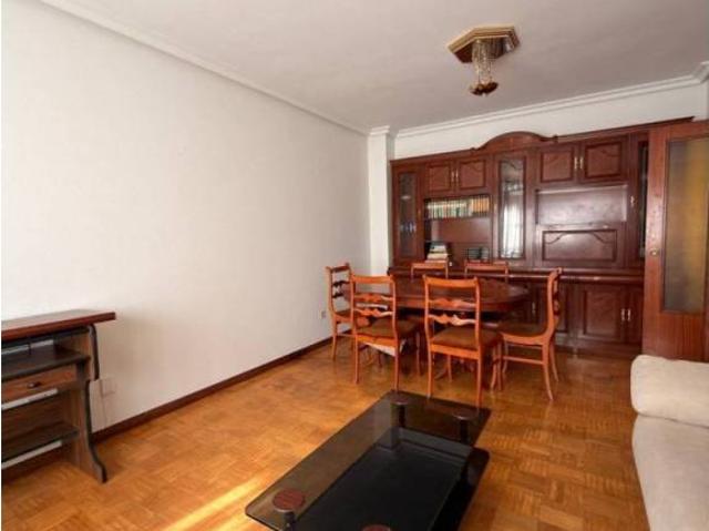 Piso en Alquiler en Oviedo
