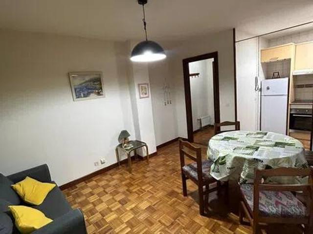 Piso en Alquiler en Oviedo