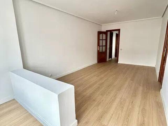 Piso en Alquiler en Oviedo