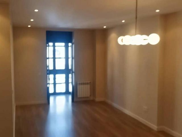 Piso en Alquiler en Oviedo