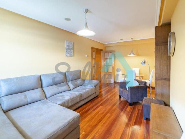 Piso en alquiler en Oviedo de 53m2 REF:70184