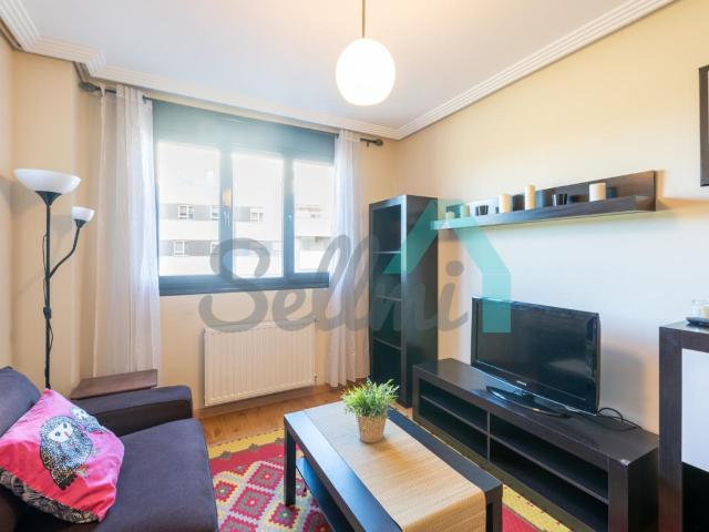 Piso en alquiler en Oviedo de 57m2 REF:11057