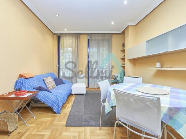 Piso en alquiler en Oviedo de 57m2 REF:18752