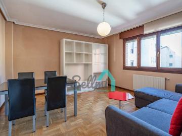 Piso en alquiler en Oviedo de 58m2 REF:17607