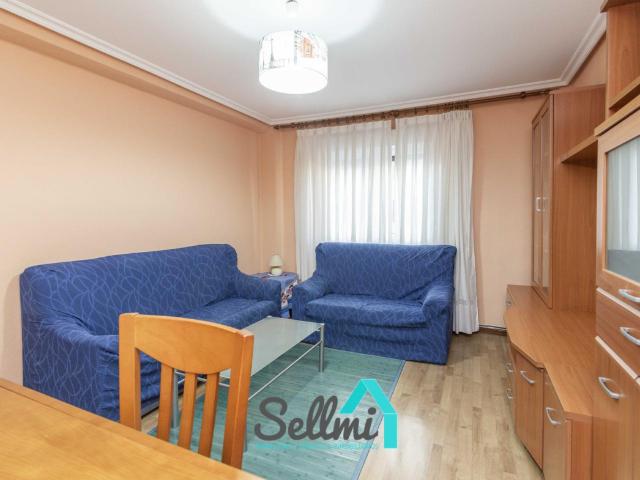 Piso en alquiler en Oviedo de 65m2 REF:17615
