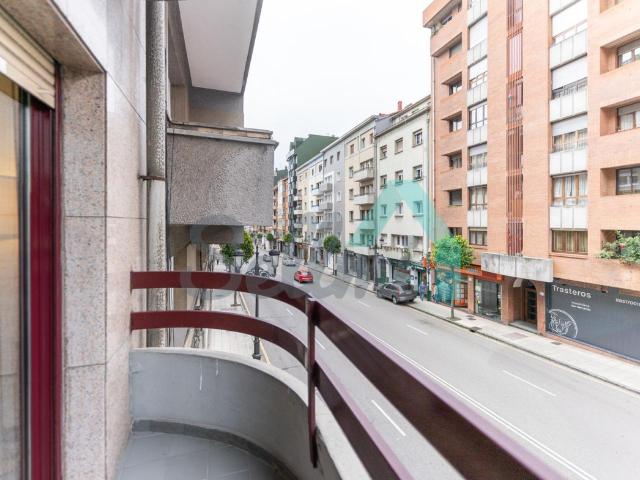 Piso en alquiler en Oviedo de 68m2 REF:11559