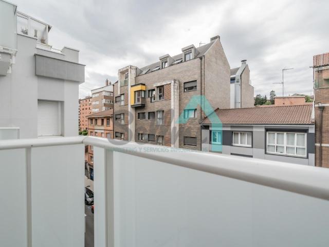 Piso en alquiler en Oviedo de 73m2 REF:4806