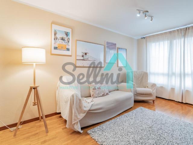 Piso en alquiler en Oviedo de 70m2 REF:17297