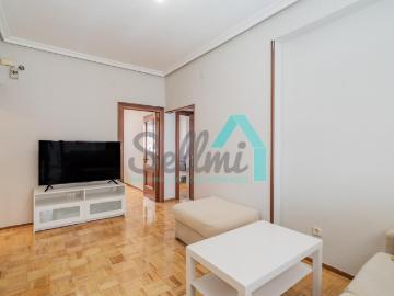 Piso en alquiler en Oviedo de 77m2 REF:21088