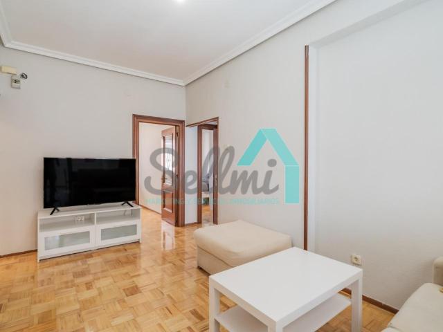Piso en alquiler en Oviedo de 77m2 REF:21088