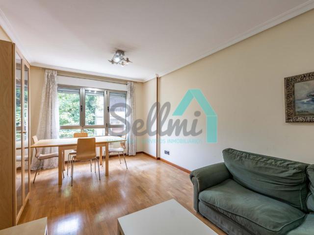 Piso en alquiler en Oviedo de 75m2 REF:17505