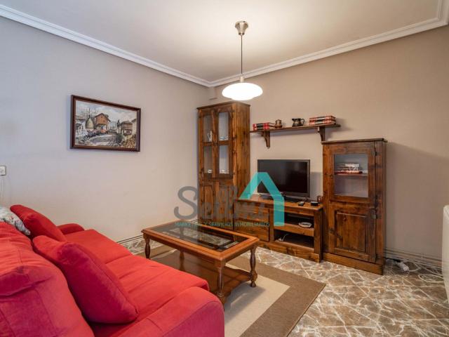 Piso en alquiler en Oviedo de 78m2 REF:3249