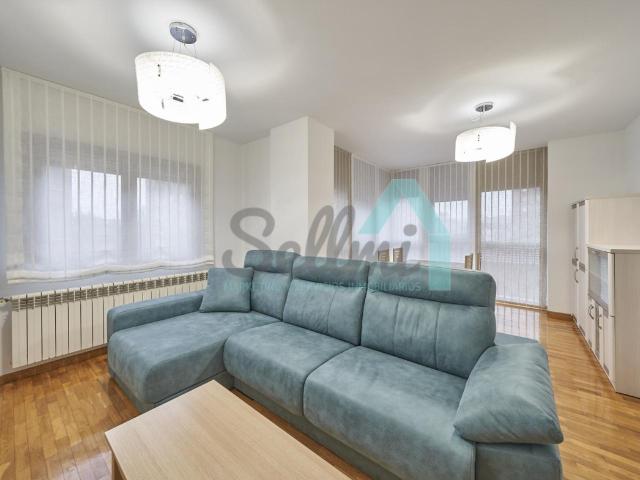 Piso en alquiler en Oviedo de 83m2 REF:17737