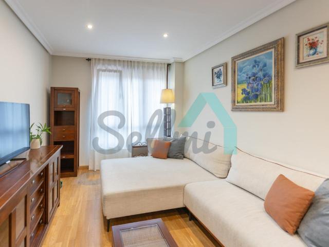 Piso en alquiler en Oviedo de 80 m2 REF:11544