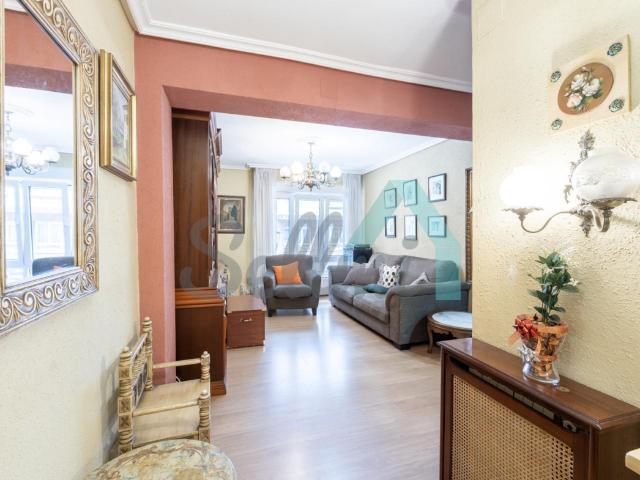 Piso en alquiler en Oviedo de 80m2 REF:17159
