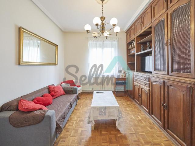 Piso en alquiler en Oviedo de 80m2 REF:17591