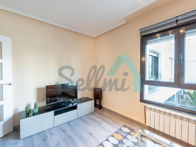 Piso en alquiler en Oviedo de 80m2 REF:17536