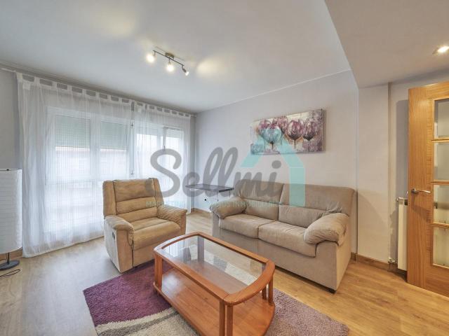 Piso en alquiler en Oviedo de 80m2 REF:17660