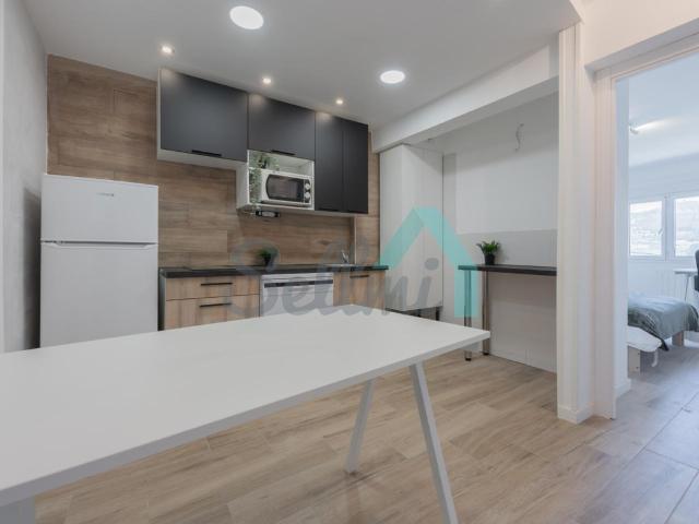 Piso en alquiler en Oviedo de 80m2 REF:17991
