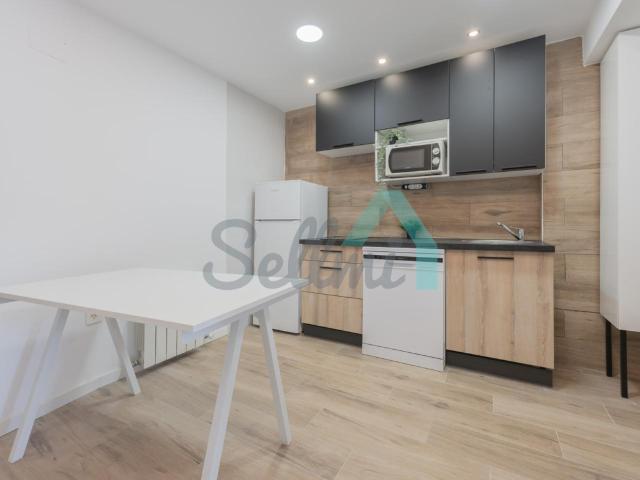 Piso en alquiler en Oviedo de 80m2 REF:17991