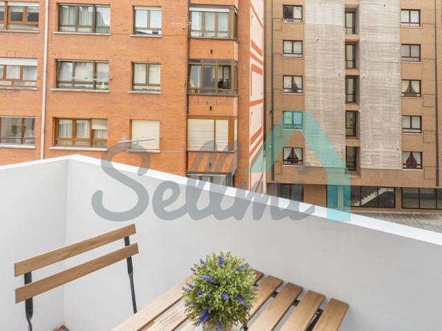 Piso en alquiler en Oviedo de 81m2 REF:140118