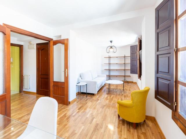 Piso en alquiler en Oviedo de 84m2 REF:70093