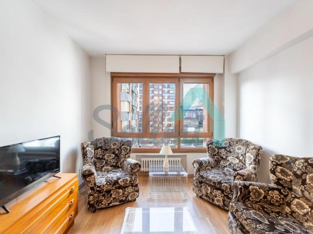 Piso en alquiler en Oviedo de 85m2 REF:70074