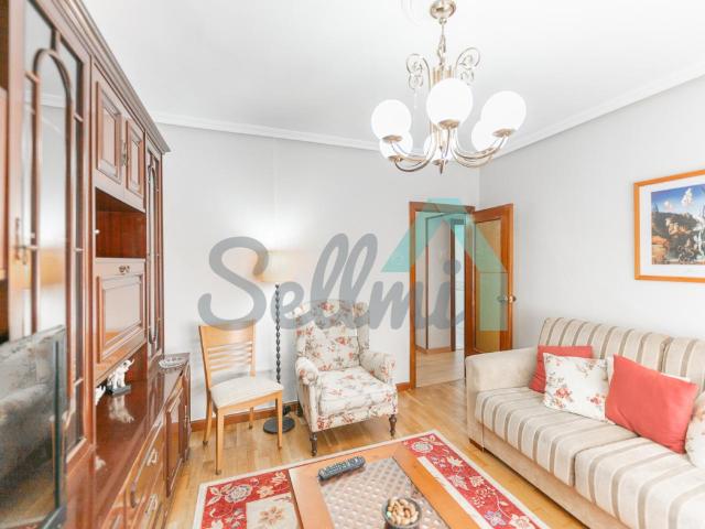 Piso en alquiler en Oviedo de 86 m2 REF:50217