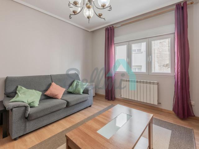 Piso en alquiler en Oviedo de 94m2 REF:17354