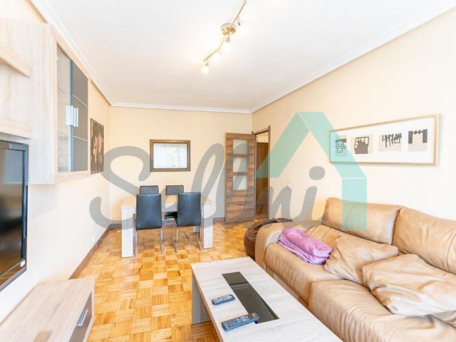 Piso en alquiler en Oviedo de 95 m2 REF:80553