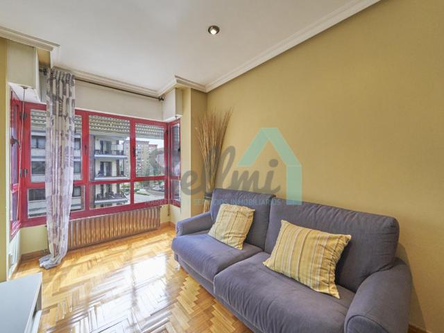 Piso en alquiler en Oviedo de 104m2 REF:17106