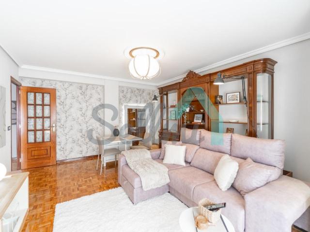 Piso en alquiler en Oviedo de 105m2 REF:70155