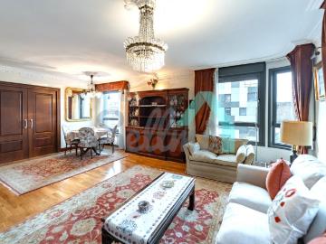 Piso en alquiler en Oviedo de 120m2 REF:9533