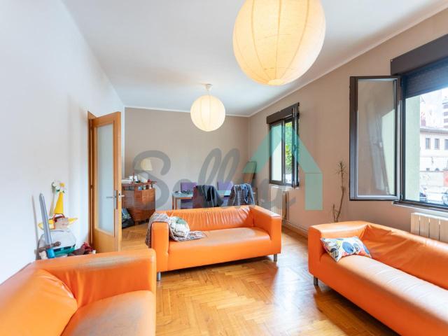 Piso en alquiler en Oviedo de 134 m2 REF:11535