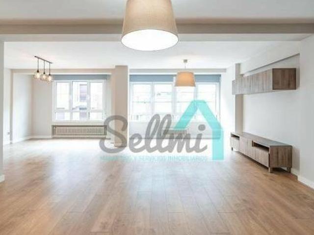 Piso en alquiler en Oviedo de 149 m2