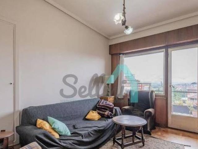 Piso en alquiler en Oviedo de 246 m2