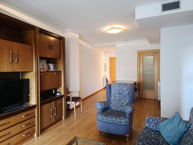 PISO EN ALQUILER EN AVDA. NAVARRA – 005.04485