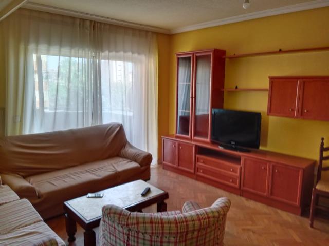 PISO EN ALQUILER EN AVDA. RUTA DE LA PLATA, CUATRO HABITACIONES
