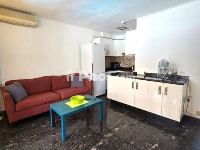Piso en alquiler en Avenida 8 de Marzo
