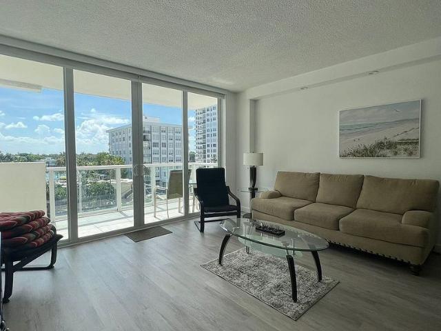 Piso en alquiler en avenida Collins, Mont Roig del Camp, de 95 m² 1 habitación por 2.250