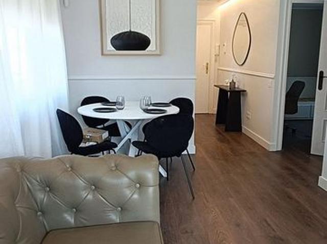 Piso en alquiler en avenida, Castelldefels, de 55 m² 2 habitaciones por 2.290