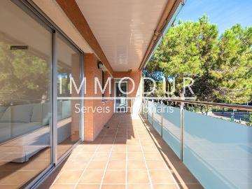 Piso en alquiler en avenida D'europa, Gavà, de 125 m² 4 habitaciones por 3.300