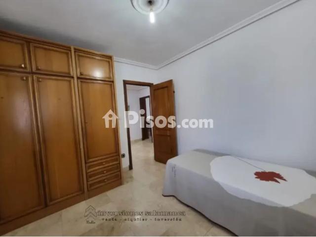 Piso en alquiler en Avenida de Campoamor