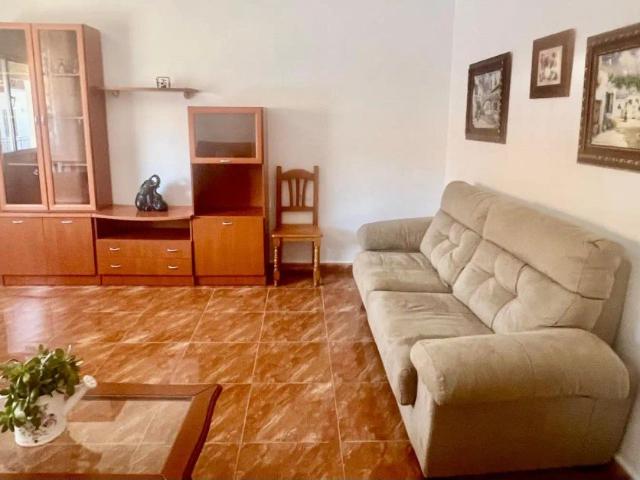 Piso en alquiler en Avenida de Carlos Álvarez