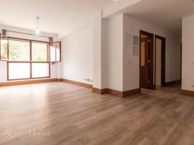 Piso en alquiler en Avenida de Juan Carlos I, 12