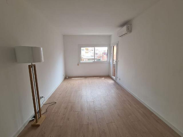 Piso en alquiler en avenida De la República Argentina, Barcelona, de 75 m² 4 habitaciones por 1.810