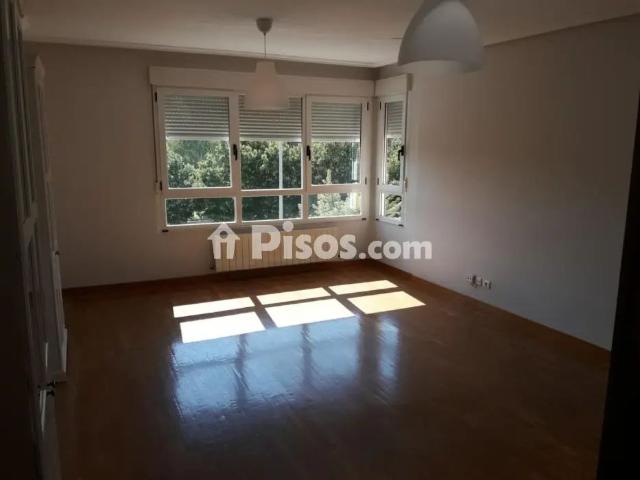Piso en alquiler en Avenida de Santiago Amón