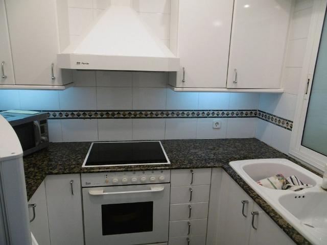 Piso en alquiler en avenida De Setembre, Cubelles, de 70 m² 2 habitaciones por 2.300